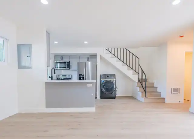 Property at 2757 Andreo Ave Unit 4, Torrance, CA, 90501, 2 beds, 1.5 baths, [object Object]