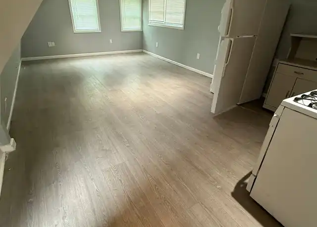 Property at 105 Walton Ave, Hyannis, MA, 02601, 1 bed, 1 bath, [object Object]