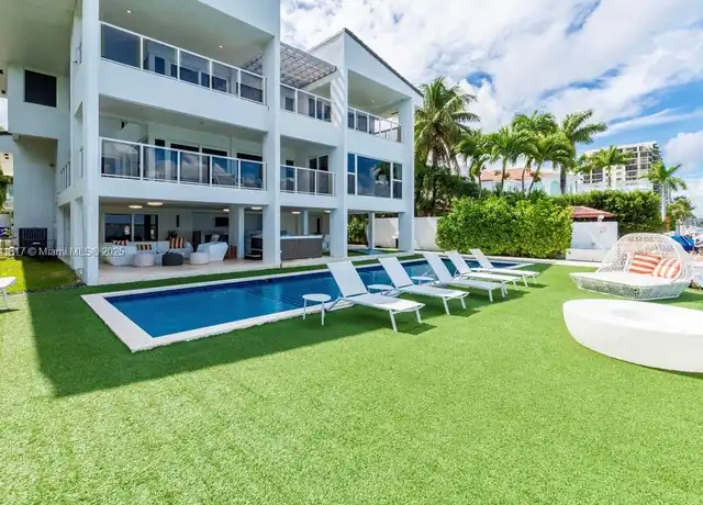 Property at 891 N Venetian Dr, Miami Beach, FL, 33139, 7 beds, 6.5 baths, [object Object]