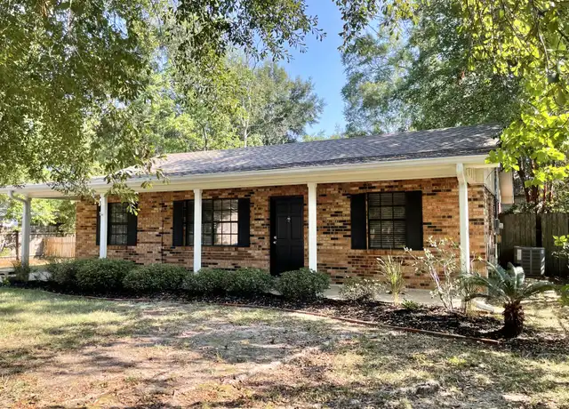 Property at 1845 Montgomery St, Mandeville, LA, 70448, 2 beds, 1 bath, [object Object]
