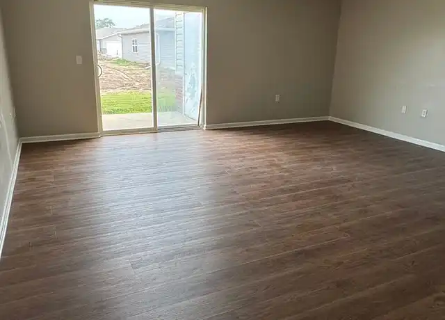 Property at 901 S Franklin Ave Unit 105, Hastings, NE, 68901, 1 bed, 1 bath, [object Object]