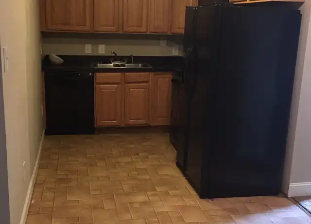 Property at 1023 10th St Unit 2, Huntington, WV, 25701, 3 beds, 1 bath, [object Object]