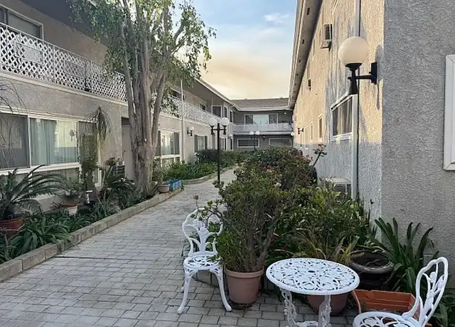 Property at Sylmar Palms - 4555 Sylmar Ave, Sherman Oaks, CA, 91423, 1 bed, 1 bath, [object Object]