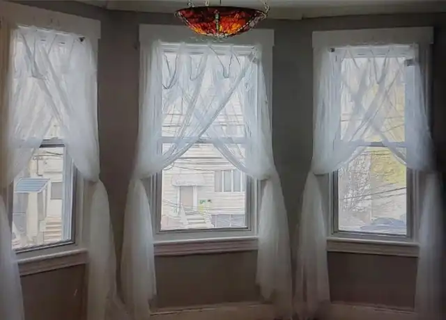 Property at 712 John F. Kennedy Blvd, Bayonne, NJ, 07002, 4 beds, 2 baths, [object Object]