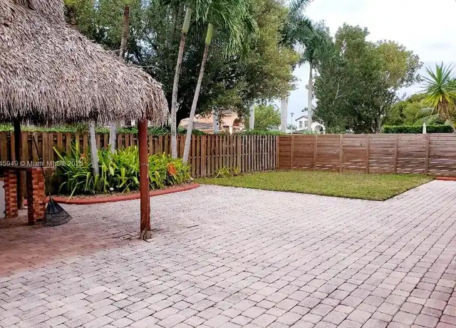 Property at 16431 SW 60th Ter, Miami, FL, 33193, 5 beds, 3 baths, [object Object]