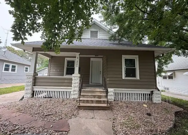 Property at 2282 Sheldon St, Lincoln, NE, 68503, 2 beds, 1 bath, [object Object]