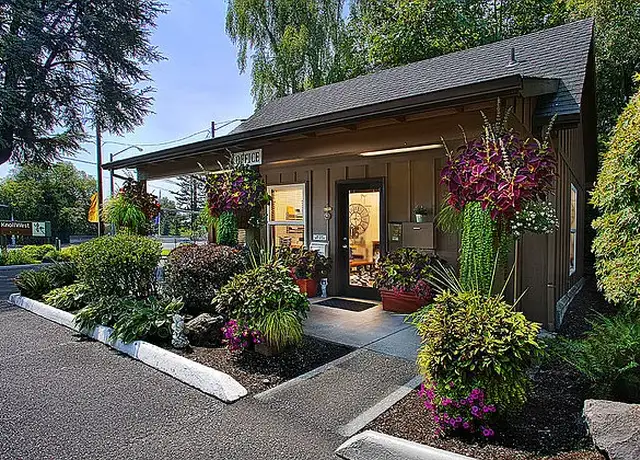 Photo of 2130 SW Camelot Ct, Portland, OR 97225