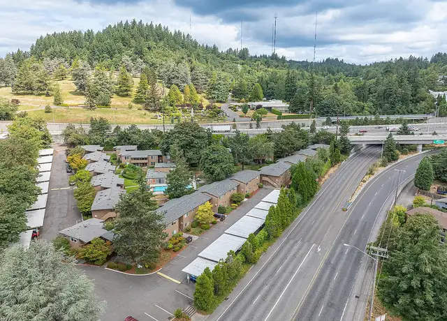 Photo of 2130 SW Camelot Ct, Portland, OR 97225
