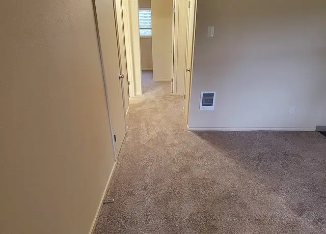 Photo of 2130 SW Camelot Ct, Portland, OR 97225