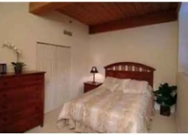 Property at 335 Cypress St Unit 4L, Manchester, NH, 03103, 2 beds, 1 bath, [object Object]