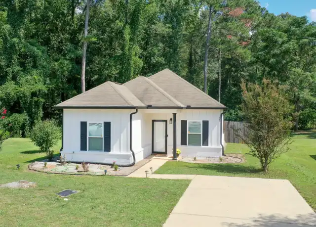 Property at 724 Ellis St, Auburn, AL, 36832, 3 beds, 2 baths, [object Object]