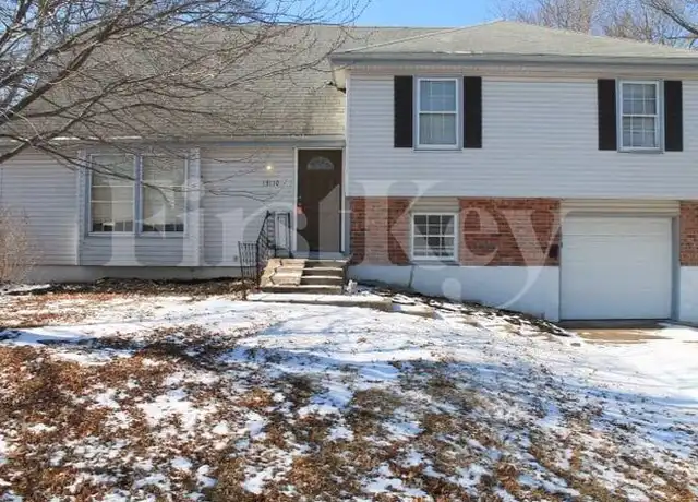 Property at 13110 Donnelly Ave, Grandview, MO, 64030, 4 beds, 2 baths, [object Object]