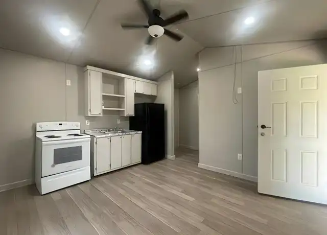 Property at 7308 Sabathney Rd Unit D, Weatherford, TX, 76085, 1 bed, 1 bath, [object Object]