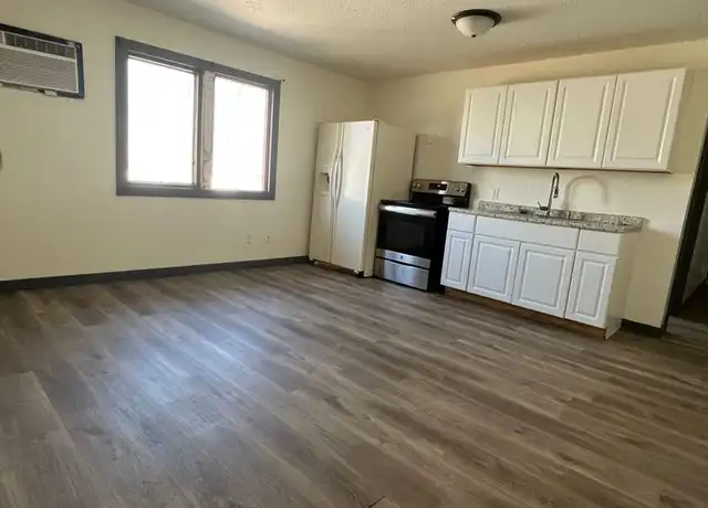 Property at 709 W 3rd St Unit 5, Waterloo, IA, 50701, 2 beds, 1 bath, [object Object]