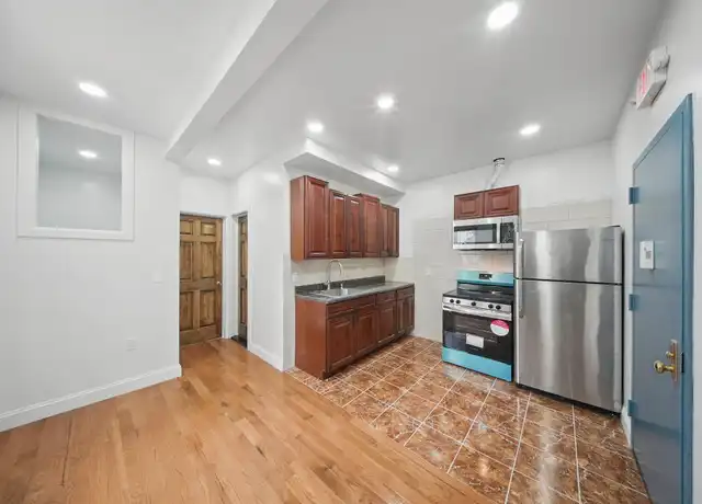 Property at 14 Yankee Pl Unit 3, Ellenville, NY, 12428, 1 bed, 1 bath, [object Object]