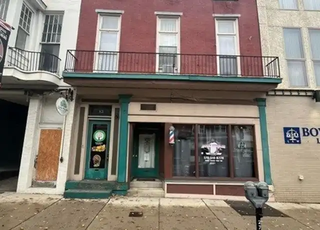 Property at 111 W Broad St Apt 1, Tamaqua, PA, 18252, 2 beds, 1 bath, [object Object]