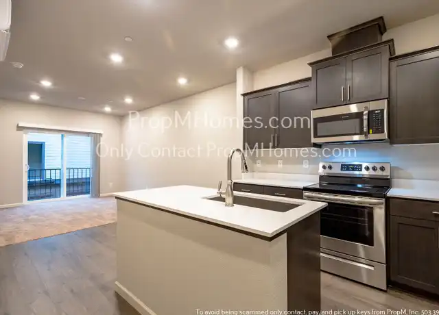 Property at 12019 SE High Creek Rd Unit B, Happy Valley, OR, 97086, 2 beds, 2.5 baths, [object Object]