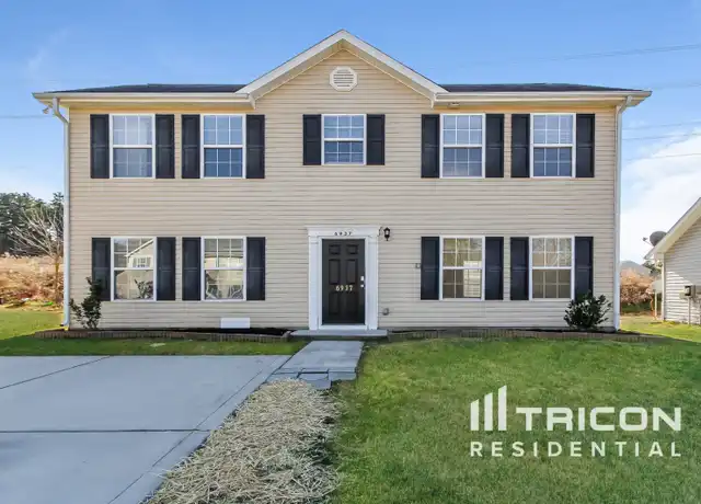 Property at 6937 Wandering Creek Dr, Charlotte, NC, 28216, 3 beds, 2.5 baths, [object Object]