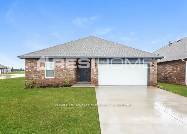 Property at 1121A Lakeview Dr, Edmond, OK, 73034, 3 beds, 2 baths, [object Object]