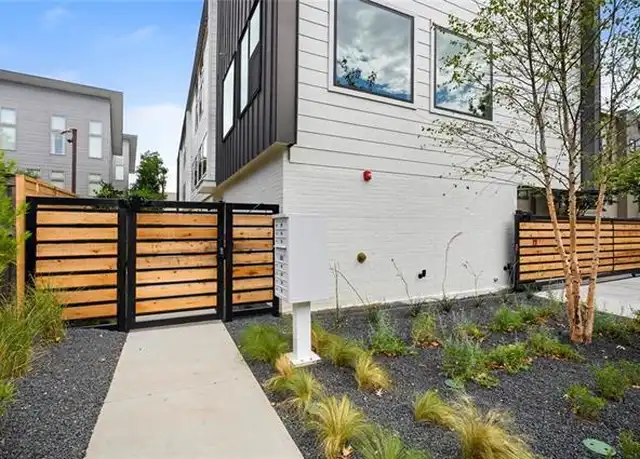 Property at 5022 Belmont Ave Unit 3, Dallas, TX, 75206, 2 beds, 2.5 baths, [object Object]