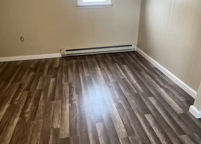 Property at 130 S Apple St Unit 1, Dunmore, PA, 18512, 2 beds, 1 bath, [object Object]