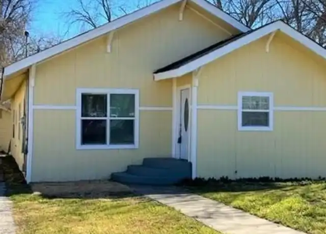 Property at 909 N Montgomery St, Sherman, TX, 75090, 3 beds, 2 baths, [object Object]
