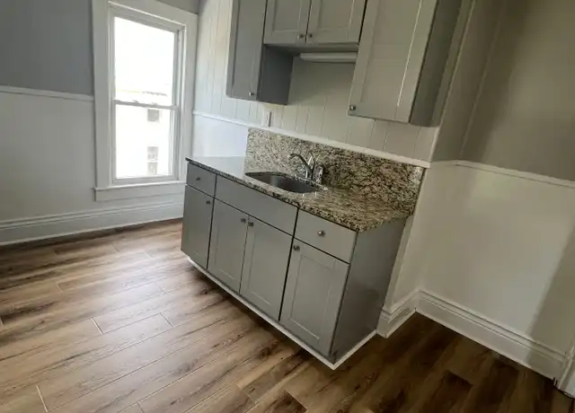 Property at 863 11th St NE Unit 863 1/2, Massillon, OH, 44646, 1 bed, 1 bath, [object Object]