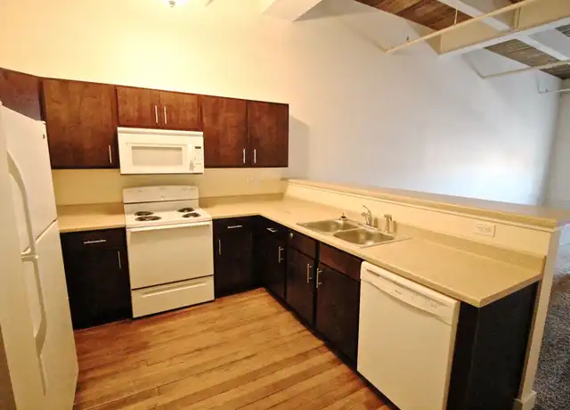 Property at 1320 5th Ave Unit 303, Moline, IL, 61265, 2 beds, 1 bath, [object Object]