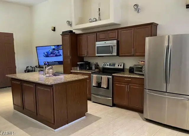Property at 291 S Park Grove Ln, Gilbert, AZ, 85296, 1 bed, 1 bath, [object Object]