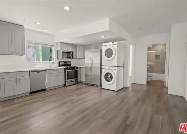 Property at 1887 W 20th St Unit 1/2, Los Angeles, CA, 90007, 5 beds, 4 baths, [object Object]