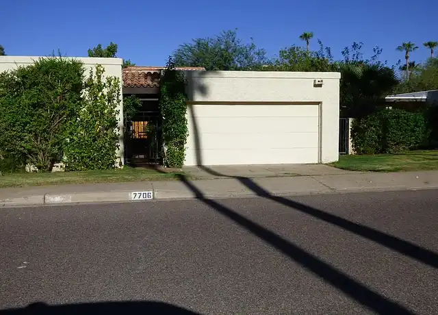 Property at 7706 N Dreamy Draw Dr, Phoenix, AZ, 85020, 2 beds, 2 baths, [object Object]