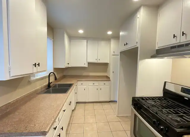 Property at 536 E Chalynn Cir Unit 538, Orange, CA, 92866, 3 beds, 1 bath, [object Object]