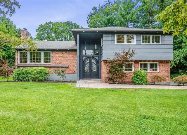 Property at 26 Red Brook Rd, Great Neck, NY, 11024, 3 beds, 2.5 baths, [object Object]