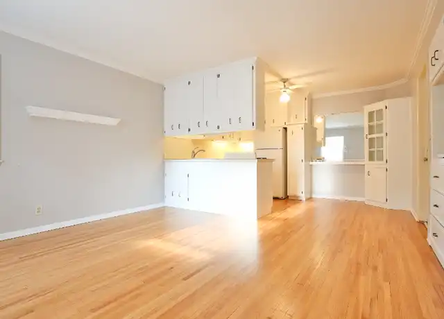 Property at 5752 Russell Ave S Unit 2, Minneapolis, MN, 55410, 2 beds, 2 baths, [object Object]