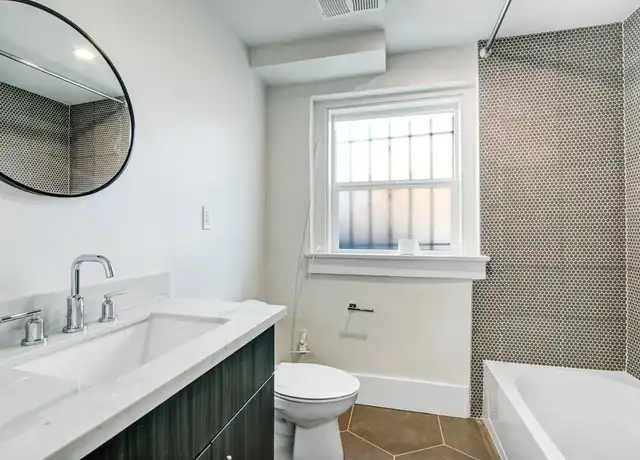 Property at 300 San Juan Ave, Venice, CA, 90291, 0 beds, 1 bath, [object Object]