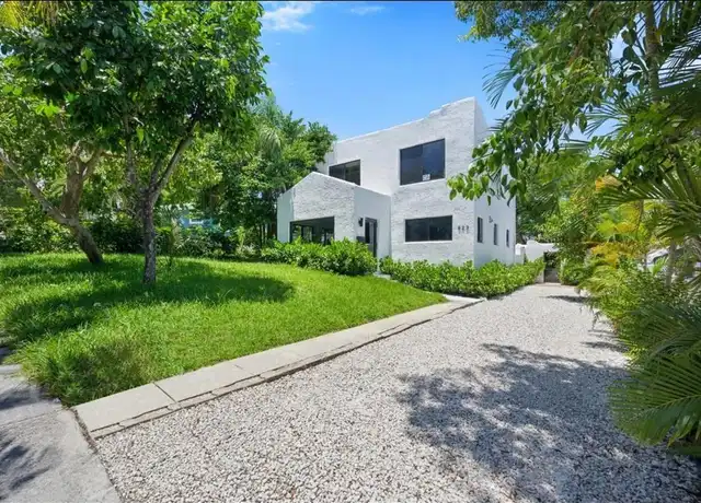 Property at 823 33rd St, West Palm Beach, FL, 33407, 3 beds, 3.5 baths, [object Object]