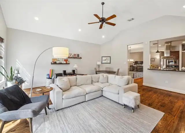 Property at 420 W Saulnier St, Houston, TX, 77019, 3 beds, 2 baths, [object Object]