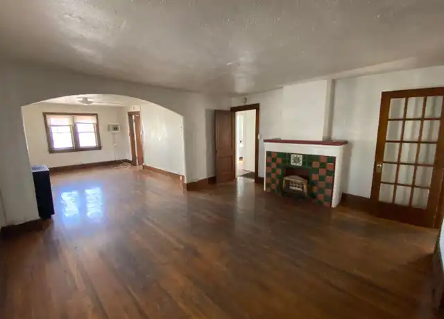 Property at 1605 Gold Ave SE Unit 1605 A, Albuquerque, NM, 87106, 3 beds, 1 bath, [object Object]