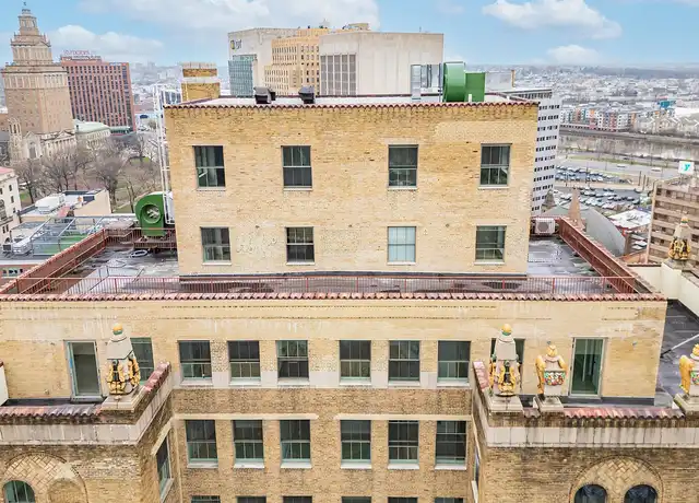 Property at The Griffith Building - 605 Broad St, Newark, NJ, 07102, 0-1 beds, 1 bath, [object Object]