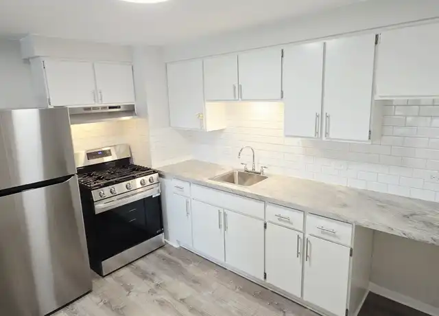 Property at 11013 S Lloyd Dr Unit 16, Worth, IL, 60482, 1 bed, 1 bath, [object Object]