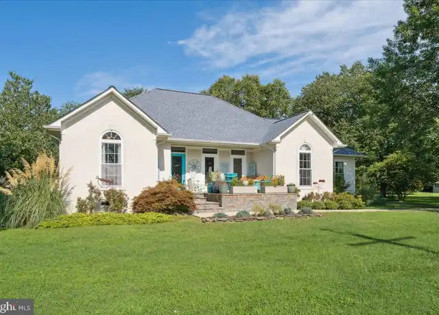 Property at 6131 Drum Point Rd, Deale, MD, 20751, 3 beds, 2 baths, [object Object]