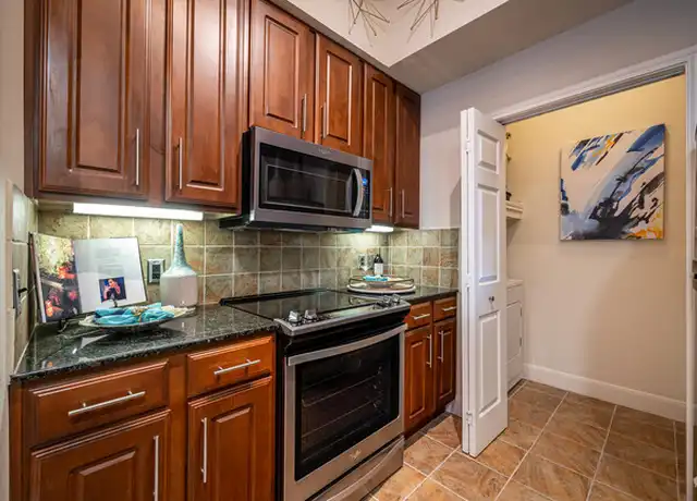 Property at 4198 Blossom St Unit JH2, Houston, TX, 77007, 2 beds, 2 baths, [object Object]