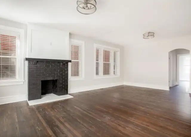 Property at 6337 Southwood Ave Unit 1W, Clayton, MO, 63105, 2 beds, 1 bath, [object Object]