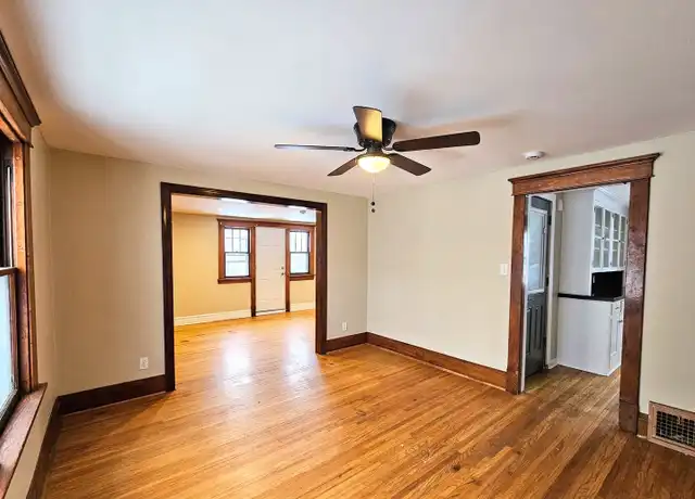 Property at 280 Windermere Blvd Unit Upper, Amherst, NY, 14226, 2 beds, 1 bath, [object Object]