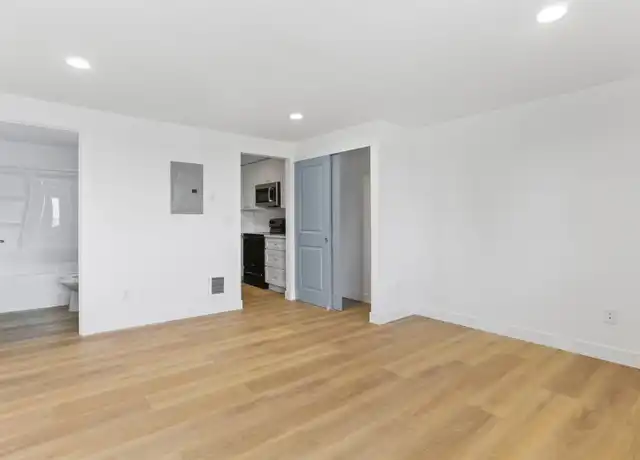 Property at 1407 W Marina Dr Unit 7, Moses Lake, WA, 98837, 0 beds, 1 bath, [object Object]
