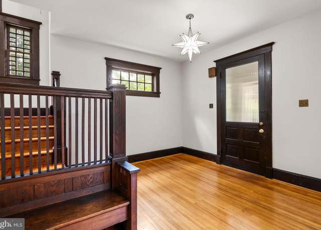 Photo of 10302 Fawcett St, Kensington, MD 20895