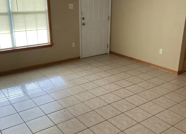 Property at 1005 Shellie Ln, Lake Charles, LA, 70611, 2 beds, 1 bath, [object Object]