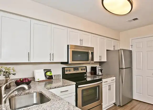 Property at Saratoga Square - 7816 Rolling View Ln, Springfield, VA, 22153, 1-2 bed, 1-2 bath, [object Object]