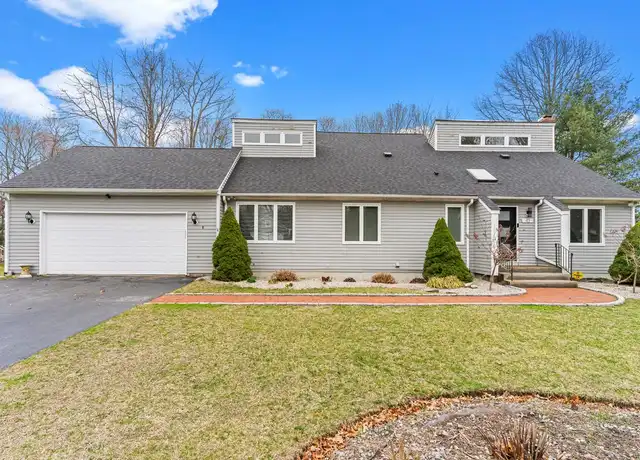 Property at 43 Sage Dr, Cranston, RI, 02921, 3 beds, 2 baths, [object Object]