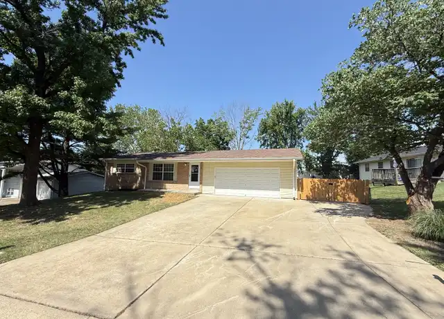 Property at 2 Martin Ln, Saint Peters, MO, 63376, 3 beds, 1 bath, [object Object]